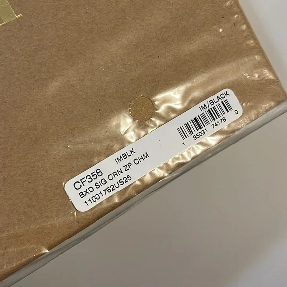 Coach NWT $199 MSRP Boxed Corner Zip Wristlet In Signature Debossed Leather - Picture 8 of 9